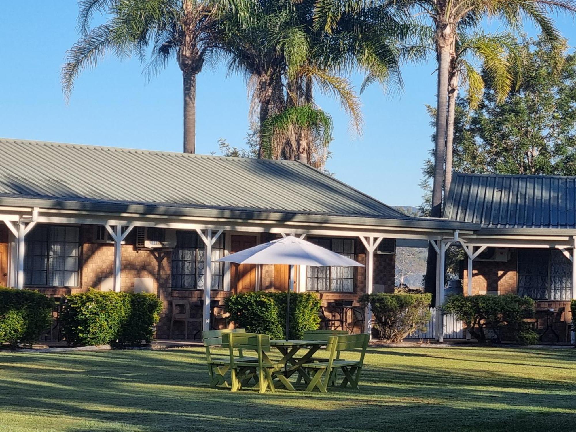 Koorawatha Homestead Motel Bororen Kültér fotó
