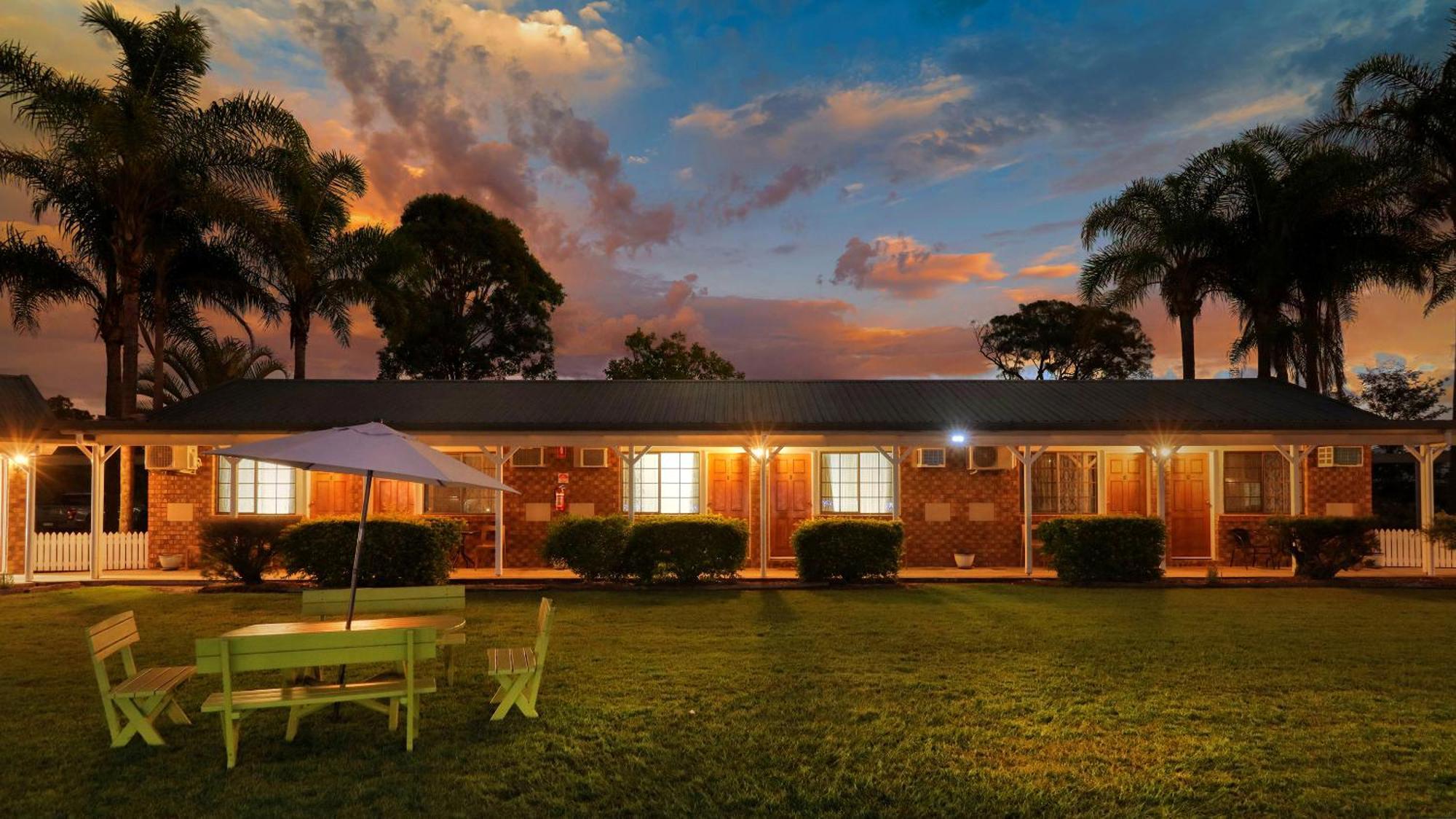 Koorawatha Homestead Motel Bororen Kültér fotó
